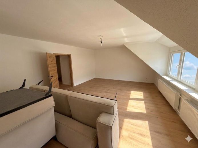 Wohnung: 130 m² (zwei Bäder) + 40m² Speicher | Balkon & Garage – Foto 9