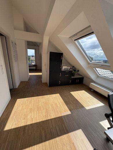 Apartamento de 3,5 habitaciones en Stuttgart-West | Dúplex Kräherwald con balcón y galería – Galerie 2