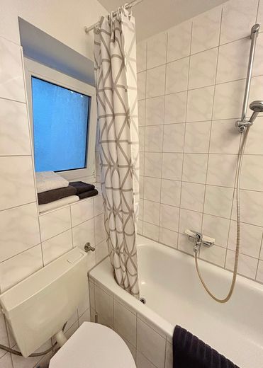 Modern möbliertes Apartment in Düsseldorf Pempelfort-Derendorf – 52eeb0b9323ca5cd89cf0f37dd8ee63d504d9415.jpg