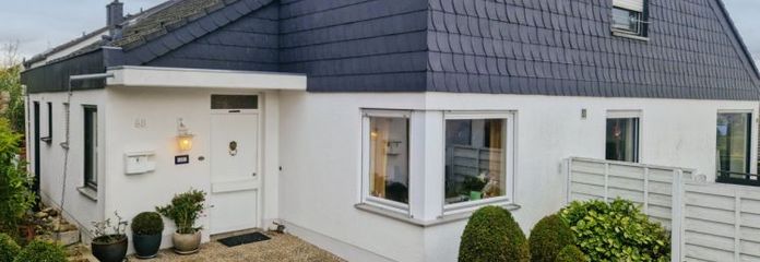 Rêve familial avec vue dégagée, calme, excellente desserte et énormément d'espace ! Offre rare ! Proche du ZDF !