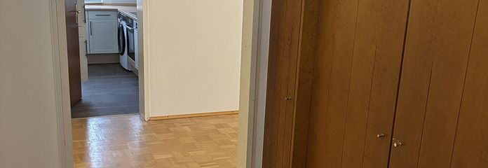 Flur mit Einbauschränken