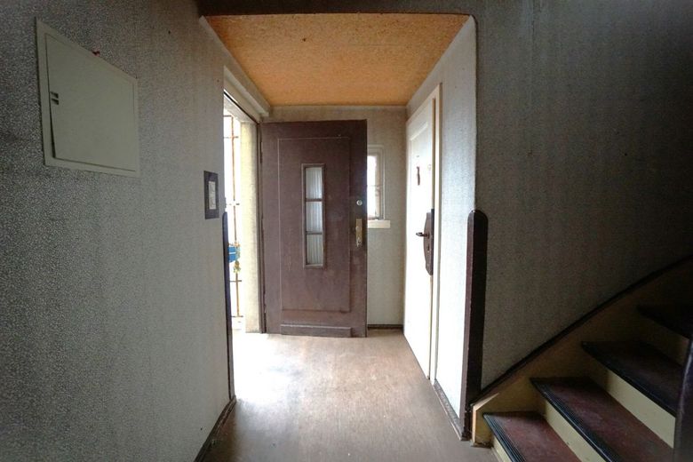 Familienprojekt mit Zukunft: Einfamilienhaus mit großem Grundstück und vielen Möglichkeiten – Flur
