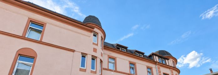 9,26 % Rendimento lordo effettivo | Edificio residenziale e commerciale con 13 unità a Markneukirchen
