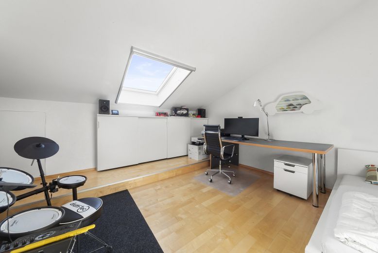Modernes Reihenmittelhaus mit Photovoltaik und viel Platz zum Leben in Großburgwedel – Kinderzimmer II