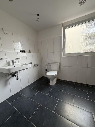 Vollständig renovierte Barrierefreie Wohnung – Foto 14
