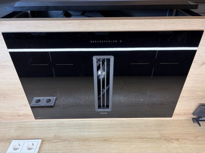 Luxuswohnung ,Hochparterre, mitten im Kreuzviertel – Miele Induktionsfeld 7272