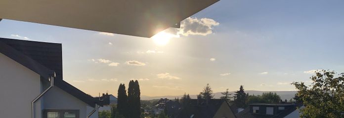 Von Privat: Bestlage am Budenheimer Wald / Helle 3-Zimmer Wohnung mit Balkon und Garage – Sonnenuntergang auf dem Balkon