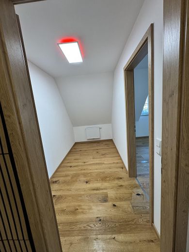 Moderne 3 Raumwohnung in einem kernsanierten Ensemble in ruhiger Lage am Marienbergpark – Ankleide