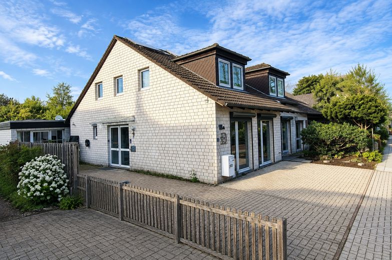 Haus in Bothfeld Nord / Isernhagen (Natur vor der Tür) – Seitenansicht