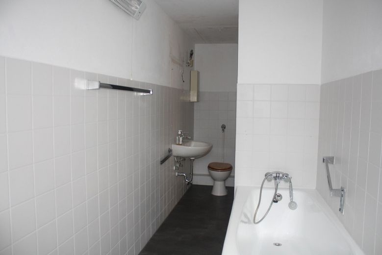 Мансардна квартира в найкращому місці біля міського парку – Bad mit Badewanne