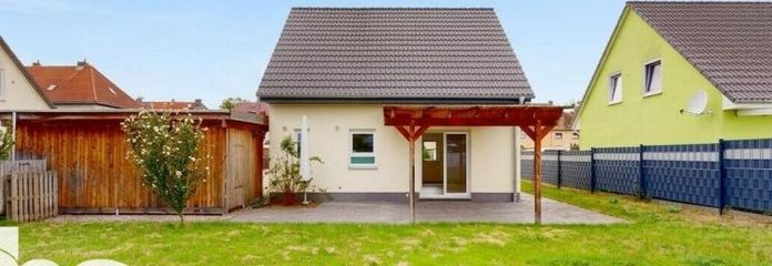 PROVISIONSFREI: Einfamilienhaus in Merseburg – Baujahr 2018, Garten & moderne Technik