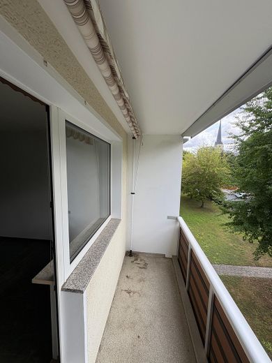 2,5-Zi.-ETW mit Süd-Balkon in ruhiger, grüner Lage – Magdeburg-Stadtfeld Ost – Ausblick ins Gründe