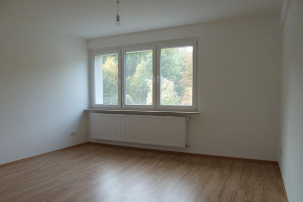 Großzügige Einraumwohnung mit Küche, Diele und Bad im Topzustand