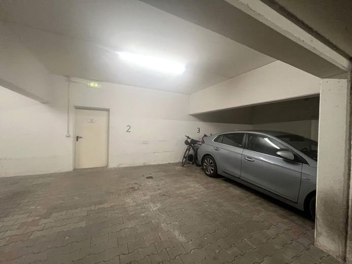Top-Gelegenheit: Tiefgaragenstellplatz in Bestlage von Bad Reichenhall - Nähe Zentrum/Krankenhaus – Gepflegter Stellplatz Nr. 2