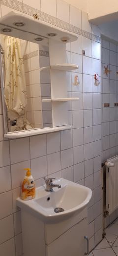 MFH mit 8 Wohnungen, hohe Rendite 8%, saniert und gut vermietet in zentraler Lage – Foto 21