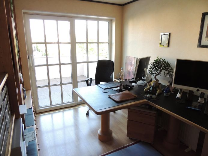 Büro 2/Schlafzimmer mit Balkon