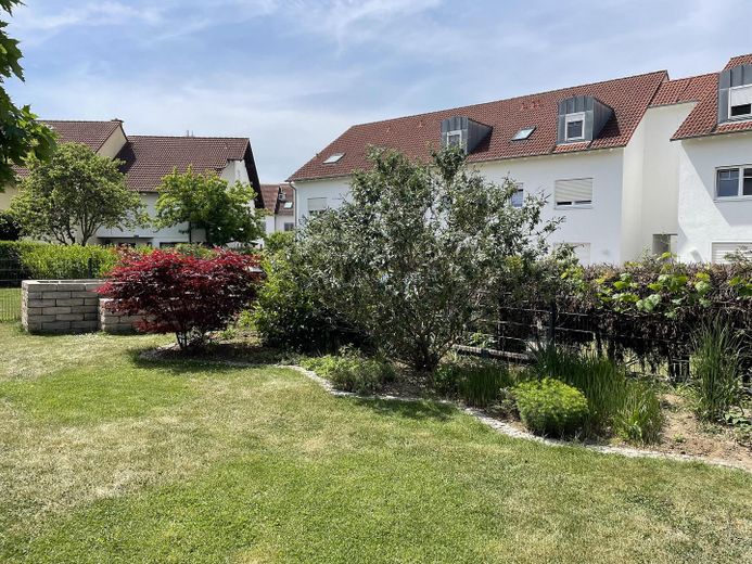 Modern 122 m² ground-floor apartment suitable for people with mobility impairments, with 250m² garden in Ludwigshafen-Melm – Garten Teil 2