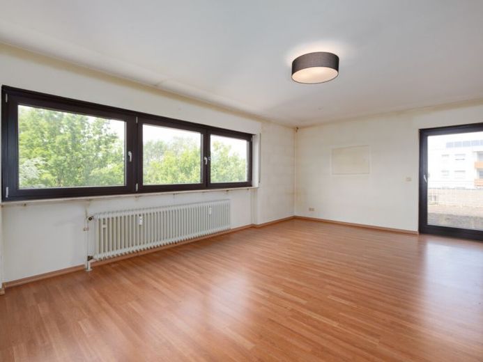 Wohnträume verwirklichen – Großzügige Eigentumswohnung mit Terrasse & Balkon – Photo 1