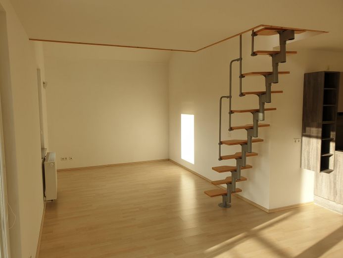 #2.17# Sehr schöne vollmöblierte Galeriewohnung mit Balkon. Ab Oktober. – Foto 6