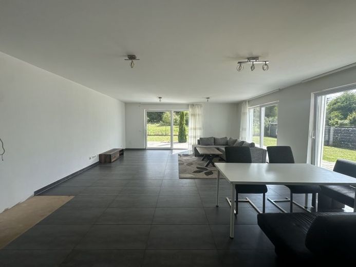 Abitare in ampi spazi con giardino: appartamento al piano terra di 112 m² con potenziale per 3 locali – Foto 1
