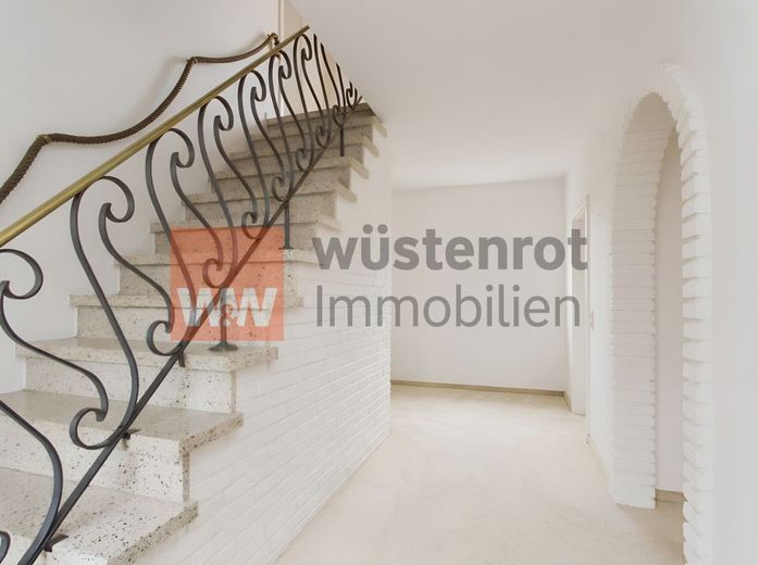 Großes Grundstück, Ponystall &amp; Nordseeluft - Familienhaus mit Herz im Luftkurort Hage – EG Flur - leer
