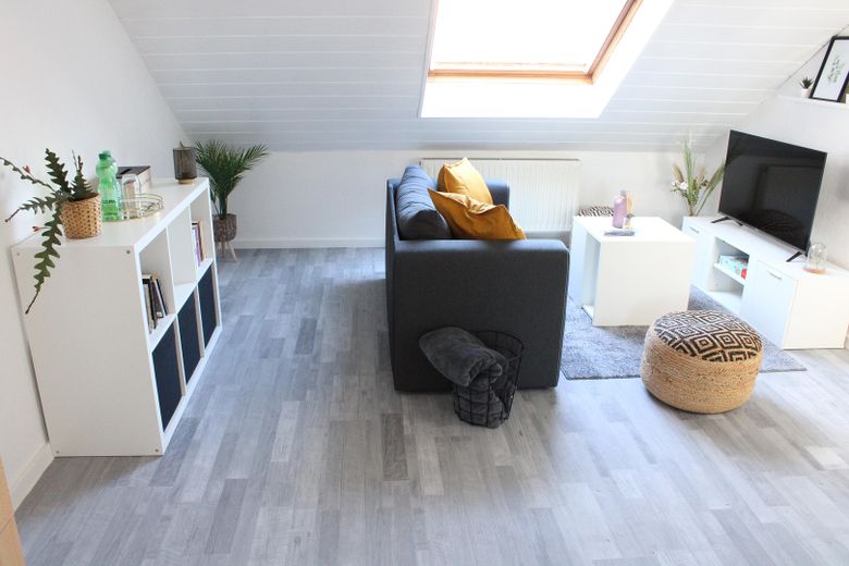 Zentrales schickes möbliertes Apartment – Foto 2