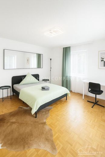 Voll möblierte Wohnung mit 5 Schlafzimmern, Balkon und Parkplatz in Höhenkirchen-Siegertsbrunn – ideal für WGs oder Familie – 6b305f8437d7201953cbe78ae8b861865bc36b11.jpg
