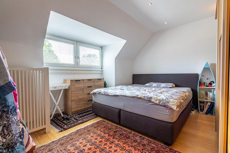 Hochwertiges Einfamilienhaus, 228 Wohnfl., 3 Etg., 5 Schlz., Terrasse, 2 Balkone, 3 Bäder & Sauna – फोटो 25