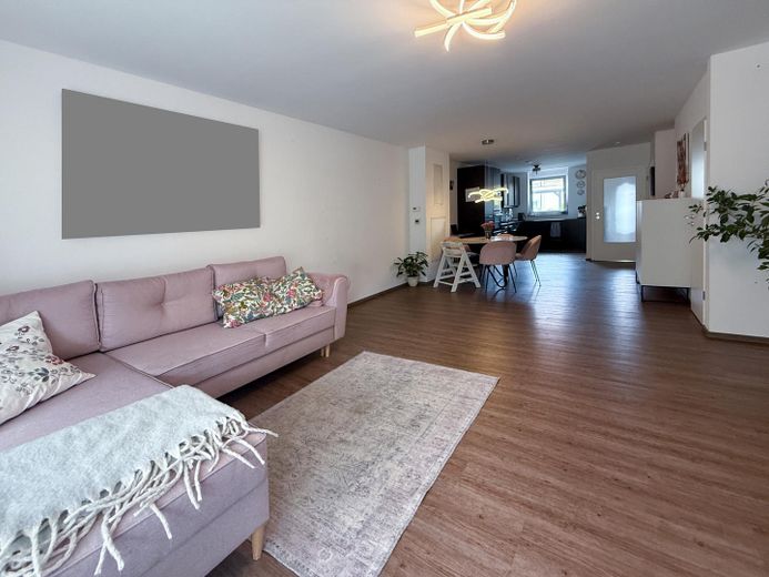 Vom Wohnz. Blick in die Küche