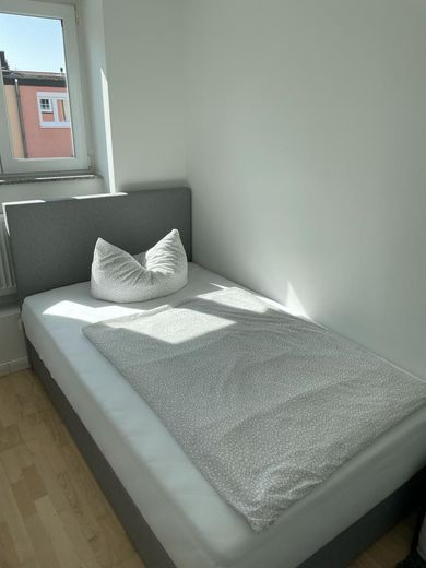 Möbliertes Reihenhaus mit Garten Maximal für 5 Personen Frei ab 01.10.26 – 1OG Einzelbett