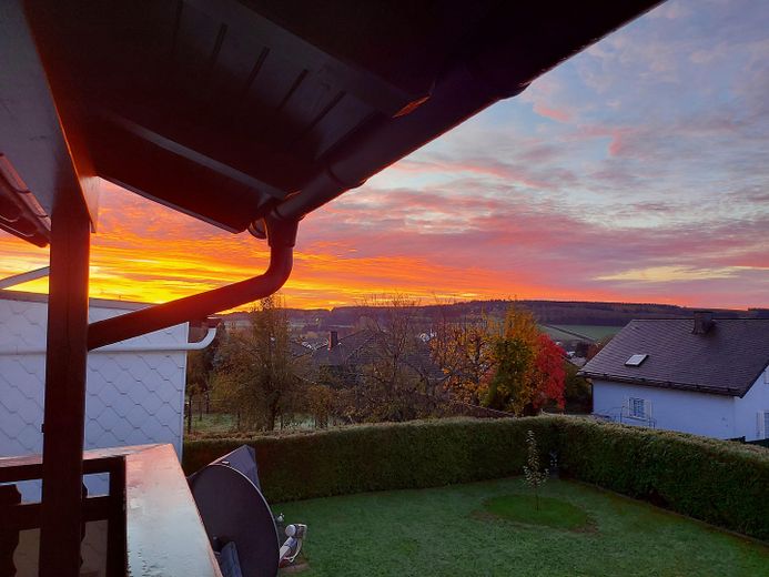 PROVISIONSFREI - Großer, charmanter  Bungalow mit Untergeschoß - keine Renovierungen, nur einziehen! – tolle Sonnenuntergänge