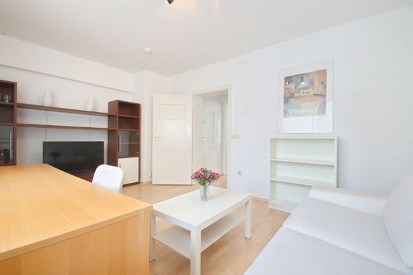 Nowocześnie urządzony apartament w popularnej dzielnicy Rüttenscheid, z dostępem do internetu, przy spokojnej bocznej ulicy RÜ