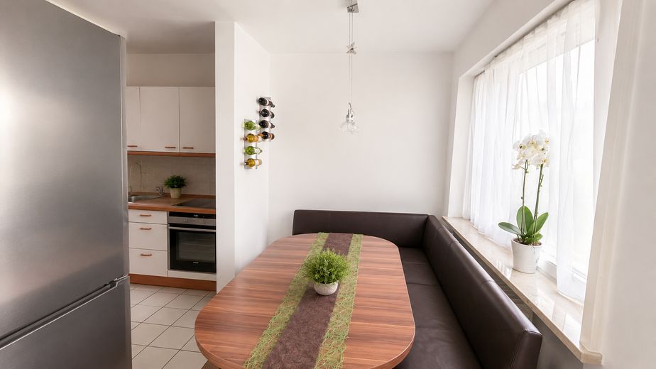 Vermietete 2-Zimmer-Wohnung mit Weitblick, Aufzug und Balkon – Kapitalanlage in Traunreut – Essbereich