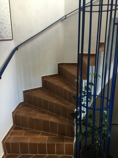 Ein-/Zweifamilien Stadthaus am Weinberg kernsaniert, vielseitig nutzbar, freistehend – DG Treppenhaus