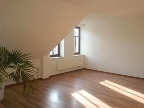 Große DG 2-Zimmer mit Einbauküche, Laminat in Topplage zum Toppreis! Stellplatz mgl. – wr8.dgmi_wz