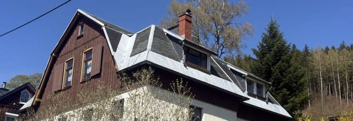 großes Wohnhaus in schöner Lage zur Komplettsanierung