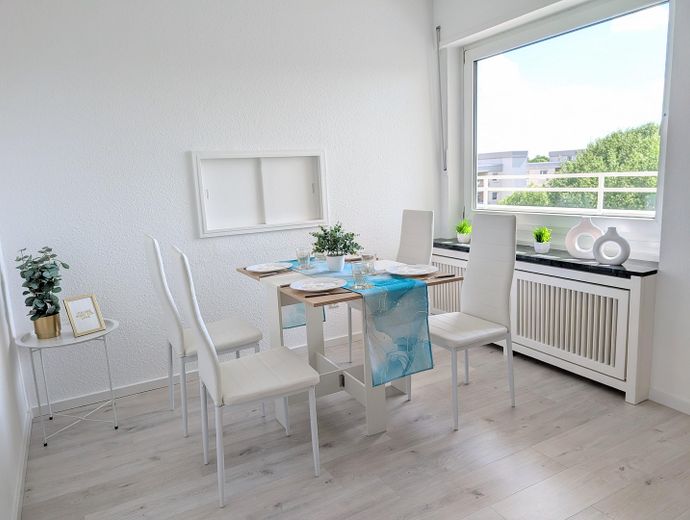 PROVISIONSFREI - sofort einziehen - Helle 3-Zimmerwohnung mit Blick zur Pfalz, komplett renoviert – Essbereich