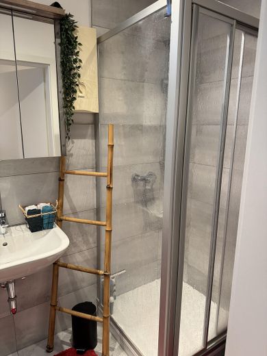 Kernsanierte 1-Zimmer-Wohnung mit Balkon, 47 m², 2. OG in Frankenthal – Bad