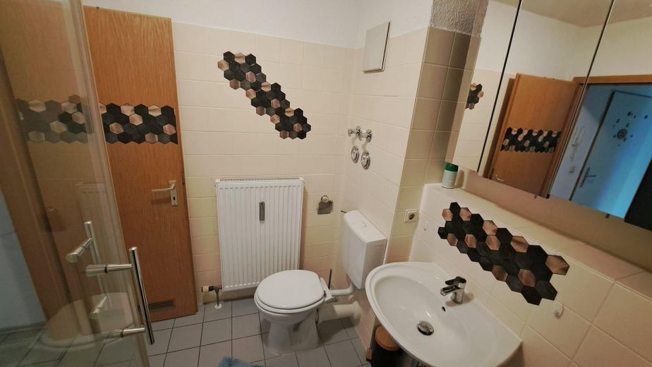 Möblierte 1-Zimmer Wohnung in Speyer Süd – Badezimmer