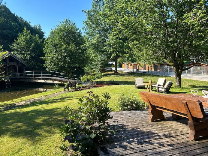 Exklusives Holzblockhaus mit Gästehaus und 8.000qm Grundstück – Foto 5