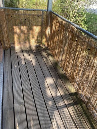 Großzügige 2-Zimmer mit Laminat, Balkon und Wannenbad in zentraler Lage! – PHOTO-2022-04-28-17-04-12_6