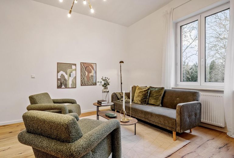 Hochwertig sanierte 4-Zimmer-Wohnung mit Terrasse – Provisionsfrei in Frankfurt-Nieder-Erlenbach – Foto 2