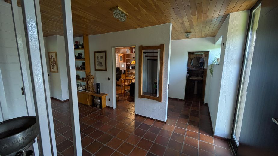 Einfamilienhaus mit Einliegerwohnung in ruhiger Wohnlage – Eingang und Flurbereich