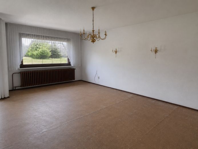 Einfamilienhaus in ruhiger Wohnlage ca.115m2 in MD-Rothensee mit
großen Grundstück zu verkaufen. – Wohnzimmer Ansicht 2