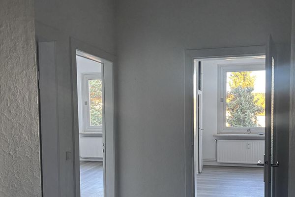 Befristet ab 01.11.: Helle 2-Zimmer-Wohnung mit 71 m², frisch renoviert, in Osnabrück