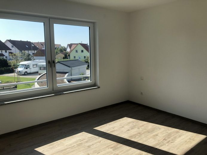 شقة راقية من غرفتين مع شرفة مشمسة باتجاه الجنوب الغربي – سكن موفر للطاقة في بوخلوه – Schlafzimmer