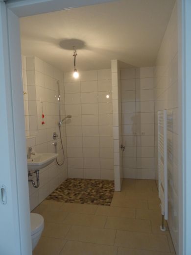 Herrliche 2-Zimmerwohnung im Betreuten Wohnen / Gute Kapitalanlage oder Selbstnutzung – Badezimmer