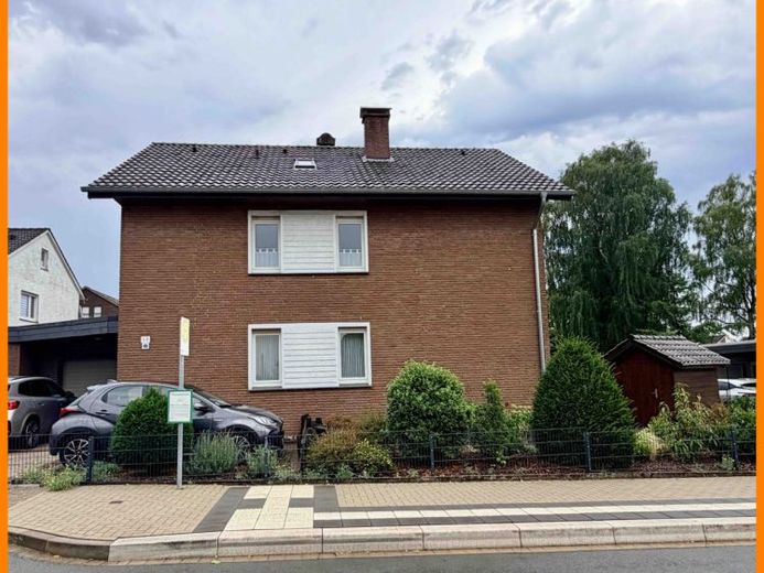 Top gepflegtes 2-FH mit Garten, Garage und Einliegerappartement – Foto 1