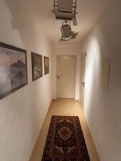 Flur 3 zum Büro UG