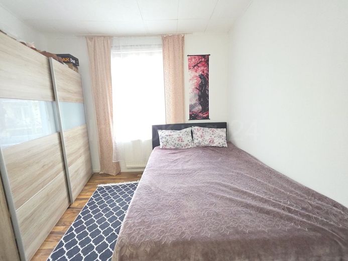 ++ SOLIDES EINFAMILIENHAUS + VIELE MODERNISIERUNGEN + ÜBERDACHTE TERRASSE IN GUTER LAGE!! ++ – SCHLAFZIMMER